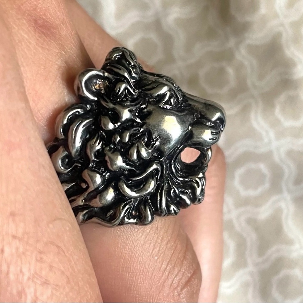 Gucci Lion Head Motif Ring Black Silver Size 13G (US 6.5) Full Inclusion - Picture 3 of 6